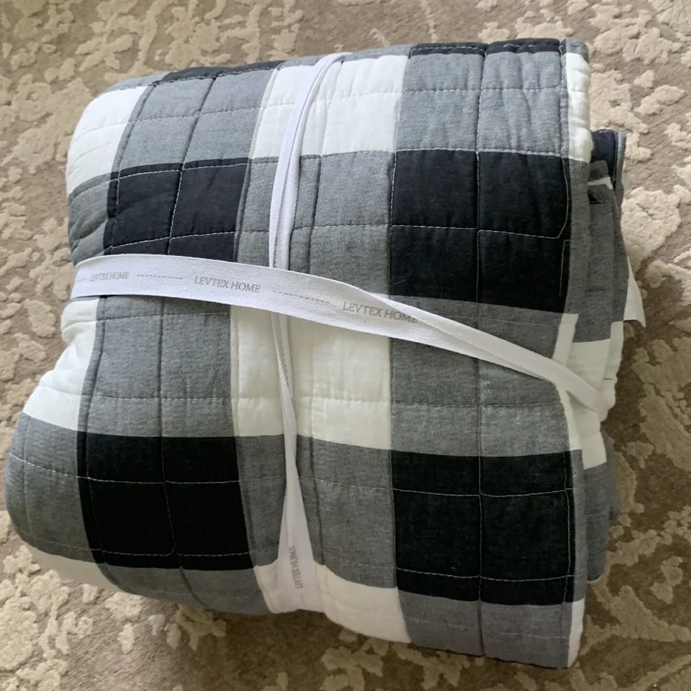 Levtex Home Reversible twin‎ plaid Camden black bedspread set set of 2